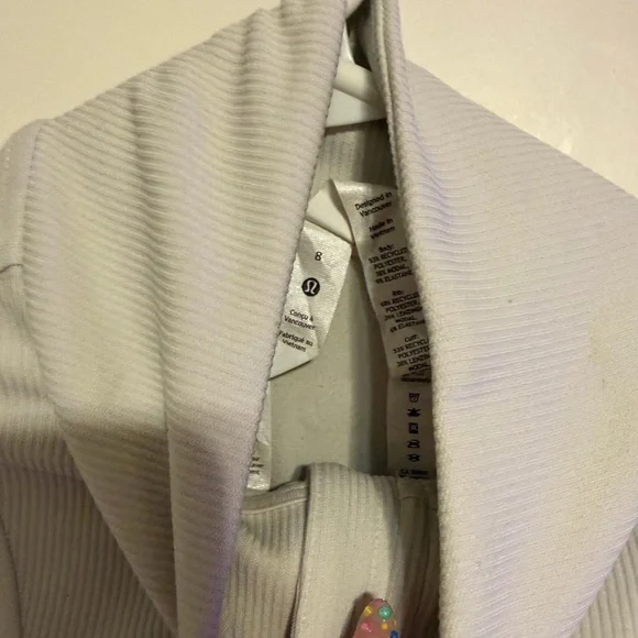 Lululemon - Brushed Softstreme Ribbed Bone Half Zip -Size 8 - Picture 4 of 4